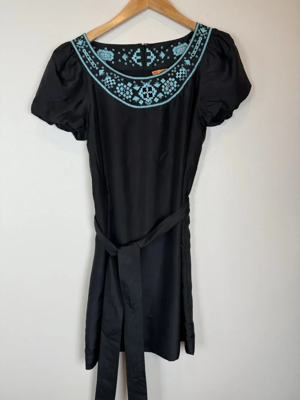Tory Burch Lottie Size 4 Black Turquoise Embroidered Silk Tie Belt Shift Dress